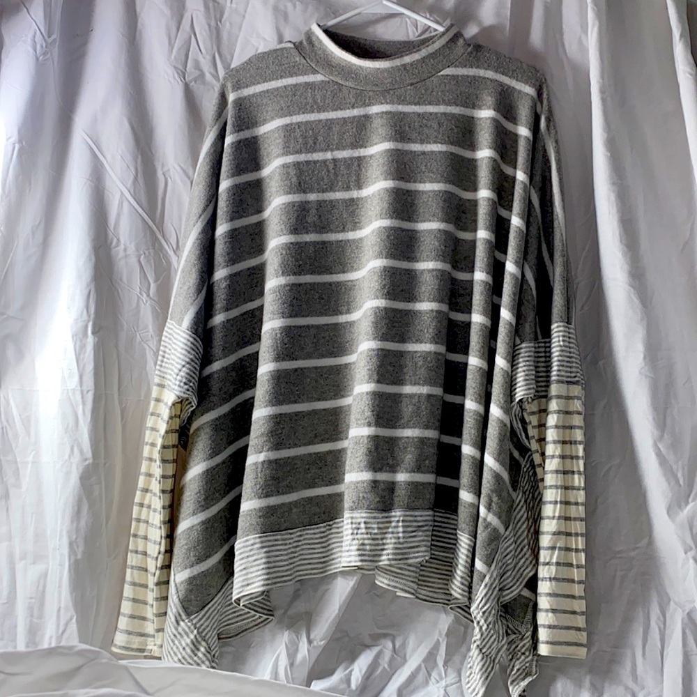 striped long sleeve boutique top size XL